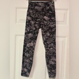 Lululemon Leggings Womens 2 Gray Pink Floral‎ Pockets Full Length Athletic Gym